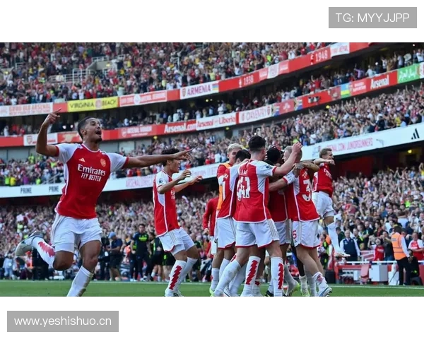 曼联转会策略问题显现,持续影响球队赛季竞争力与阵容稳定性 曼联转会策略问题显现,持续影响球队赛季竞争力与阵容稳定性