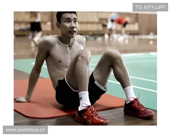 李宗伟在家穿着拖鞋的样子，谁能想到是羽坛顶流？