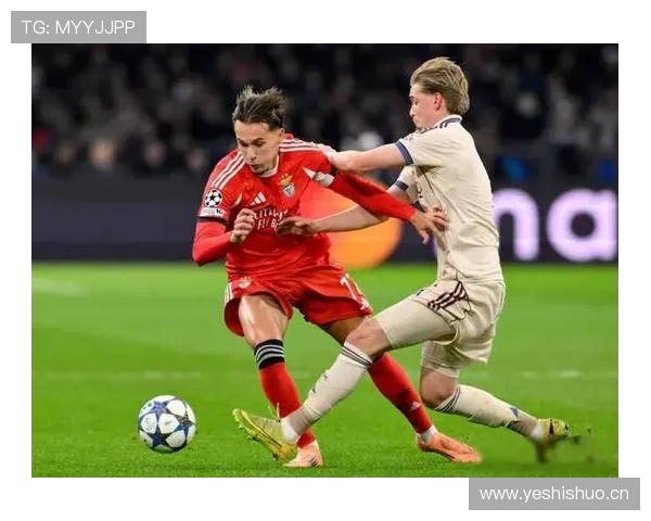 阿贾克斯关键比赛表现不佳，近期状态波动影响争冠形势